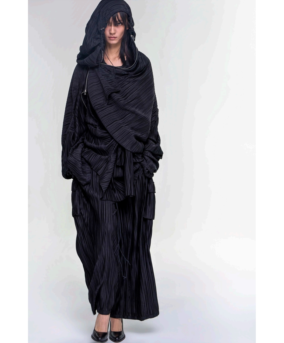 Pleated neck zipper hood jacket